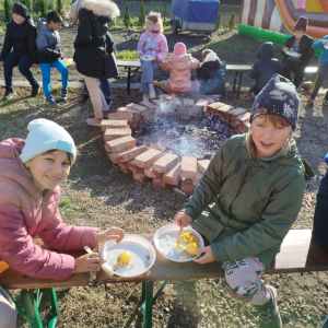 Wyjazd uczniów klas I - III na "Dzień Pieczonego Ziemniaka" do gospodarstwa agroturystycznego w Czechnowie