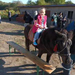 Wyjazd uczniów klas I - III na "Dzień Pieczonego Ziemniaka" do gospodarstwa agroturystycznego w Czechnowie