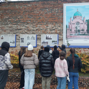 Plac rawickiej synagogi