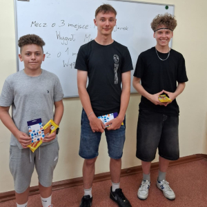 Zwycięzcy Szkolnego Turnieju FIFA E-sport 2025: I miejsce-Igor Dopieralski - nagroda voucher do sklepu Action 200 zł II miejsce-Patryk Cymerlik - nagroda voucher do sklepu Action160 zł III miejsce-Marcin Mazur - nagroda voucher do sklepu Action140 zł