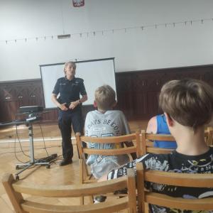 Spotkanie z przedstawicielką rawickiej policji  panią Beatą Jarczewską fot.3
