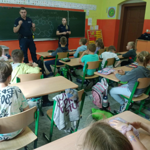 Spotkanie z policjantami dotyczące profilaktyki i przeciwdziałania przemocy rówieśniczej.