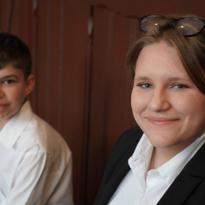 Dzień Edukacji Narodowej – Występy uczniów, wręczanie Stypendiów Dyrektora Szkoły, podziękowania dla pracowników SP3. Fot. 40