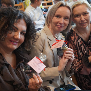 Dzień Edukacji Narodowej – Występy uczniów, wręczanie Stypendiów Dyrektora Szkoły, podziękowania dla pracowników SP3. Fot. 26