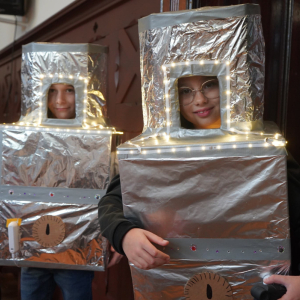 Dzień Edukacji Narodowej – Występy uczniów, wręczanie Stypendiów Dyrektora Szkoły, podziękowania dla pracowników SP3. Fot. 8