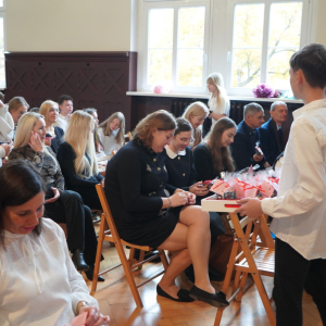 Dzień Edukacji Narodowej – Występy uczniów, wręczanie Stypendiów Dyrektora Szkoły, podziękowania dla pracowników SP3. Fot. 21