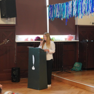 Dzień Edukacji Narodowej – Występy uczniów, wręczanie Stypendiów Dyrektora Szkoły, podziękowania dla pracowników SP3. Fot. 35