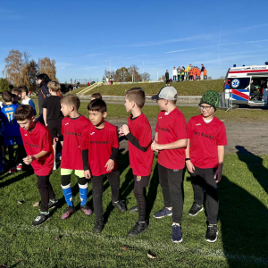 Grupa młodsza chłopców: Jan Kołeczko, Milan Kryściak, Nikodem Guzowski, Miron Łoza, Adam Walkowiak, Hubert Gierz, Maciej Płóciennik (R). 