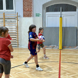 Mikołajkowe zajęcia sportowe dla uczniów klas 1-3 Fot. 1