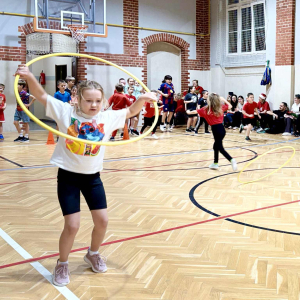 Mikołajkowe zajęcia sportowe dla uczniów klas 1-3 Fot. 26