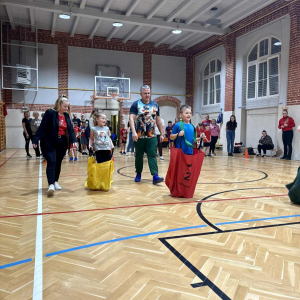 Mikołajkowe zajęcia sportowe dla uczniów klas 1-3 Fot. 10