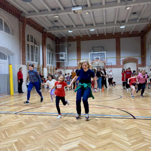 Mikołajkowe zajęcia sportowe dla uczniów klas 1-3 Fot. 22