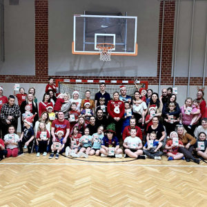 Mikołajkowe zajęcia sportowe dla uczniów klas 1-3 Fot. 46