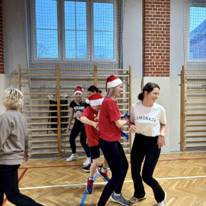 Mikołajkowe zajęcia sportowe dla uczniów klas 1-3 Fot. 44