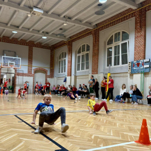 Mikołajkowe zajęcia sportowe dla uczniów klas 1-3 Fot. 23