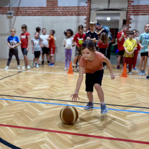 Mikołajkowe zajęcia sportowe dla uczniów klas 1-3 Fot. 27