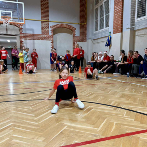Mikołajkowe zajęcia sportowe dla uczniów klas 1-3 Fot. 24
