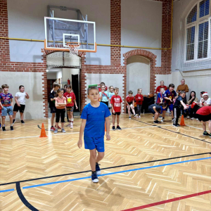 Mikołajkowe zajęcia sportowe dla uczniów klas 1-3 Fot. 31