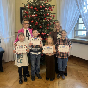 „Rawicka Kartka Bożonarodzeniowa” - konkurs plastyczny / fot.1