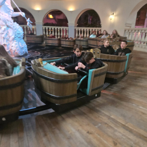 Wizyta uczniów klasy 6a i 6b w parku rozrywki Mandoria w Rzgowie - fot. 4