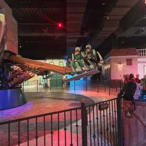 Wizyta uczniów klasy 6a i 6b w parku rozrywki Mandoria w Rzgowie - fot. 2