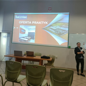 Uczniowie naszej szkoły na XXI Rawickich Targach Edukacyjnych i Targach Pracy, w Szkole Podstawowej w Sierakowie – fot. 4