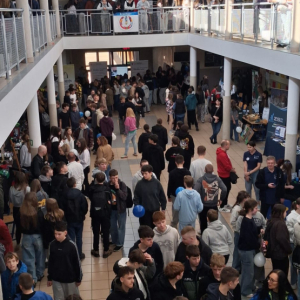 Uczniowie naszej szkoły na XXI Rawickich Targach Edukacyjnych i Targach Pracy, w Szkole Podstawowej w Sierakowie – fot. 16