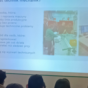 Uczniowie naszej szkoły na XXI Rawickich Targach Edukacyjnych i Targach Pracy, w Szkole Podstawowej w Sierakowie – fot. 6