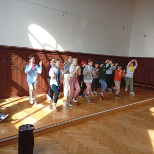 Odwiedziny podopiecznych Środowiskowego Domu Samopomocy w murach naszej szkoły - fot. 6