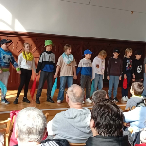 Odwiedziny podopiecznych Środowiskowego Domu Samopomocy w murach naszej szkoły - fot. 8