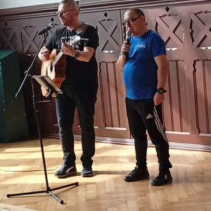 Odwiedziny podopiecznych Środowiskowego Domu Samopomocy w murach naszej szkoły - fot. 2