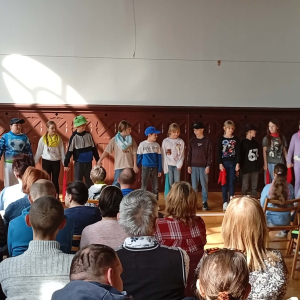 Odwiedziny podopiecznych Środowiskowego Domu Samopomocy w murach naszej szkoły - fot. 15