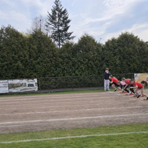 Finał powiatowy w czwórboju lekkoatletycznym dziewcząt i chłopców w ramach Igrzysk Dzieci - fot. 4