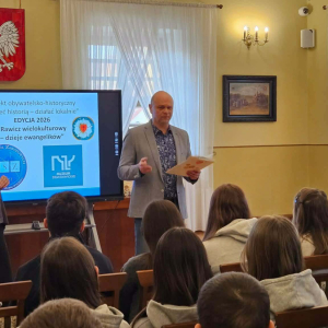 Projekt obywatelsko-historyczny: „Myśleć historią – działać lokalnie” - fot. 1