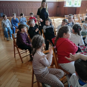 Warsztaty z języka migowego prowadzone przez Lokalne Centrum Wolontariatu w Rawiczu - fot. 5
