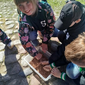 Wycieczka edukacyjna klas 1–3 do Młyna Skokowa - fot. 39