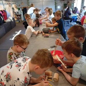 Wycieczka edukacyjna klas 1–3 do Młyna Skokowa - fot. 8