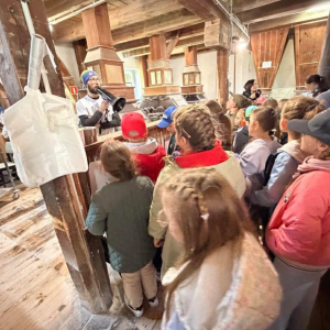 Wycieczka edukacyjna klas 1–3 do Młyna Skokowa - fot. 48