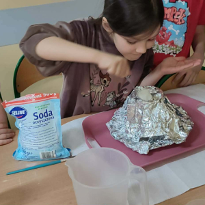 Zabawy chemiczne w świetlicy szkolnej - fot. 5