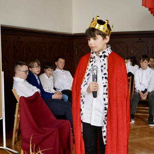 Apel w rocznicę uchwalenia Konstytucji 3 Maja oraz stypendia dyrektora szkoły – fot. 5