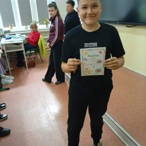 Uczestnicy szkolnego konkursu fotograficznego „Rawicka wiosna w obiektywie”, zorganizowanego przez świetlicę szkolną – fot. 3