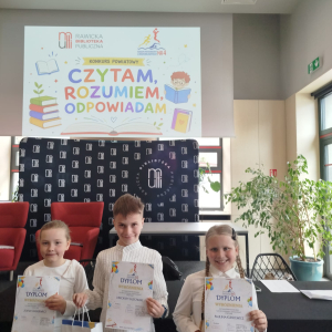 Powiatowy konkurs „Czytam–rozumiem–odpowiadam” – reprezentanci naszej szkoły: Zofia Staśkiewicz, Paulina Kuncewicz, Nikodem Guzowski