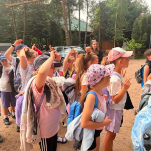 Uczniowie klas I – III, uczestnicy wyjazdu do malowniczego miejsca nad jeziorem w Cichowie – fot. 6