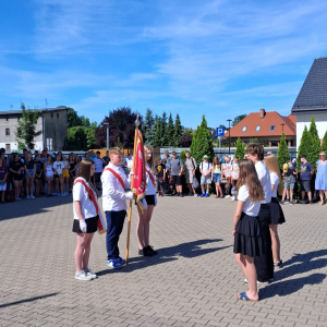 Przekazanie władzy nowemu Samorządowi Uczniowskiemu – fot. 2