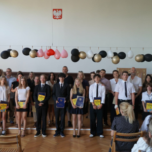 Uroczystość zakończenia roku szkolnego -  uczniowie klas ósmych – fot. 1