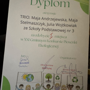 Sukces muzyczny tercetu z klasy 7a! - fot. 1